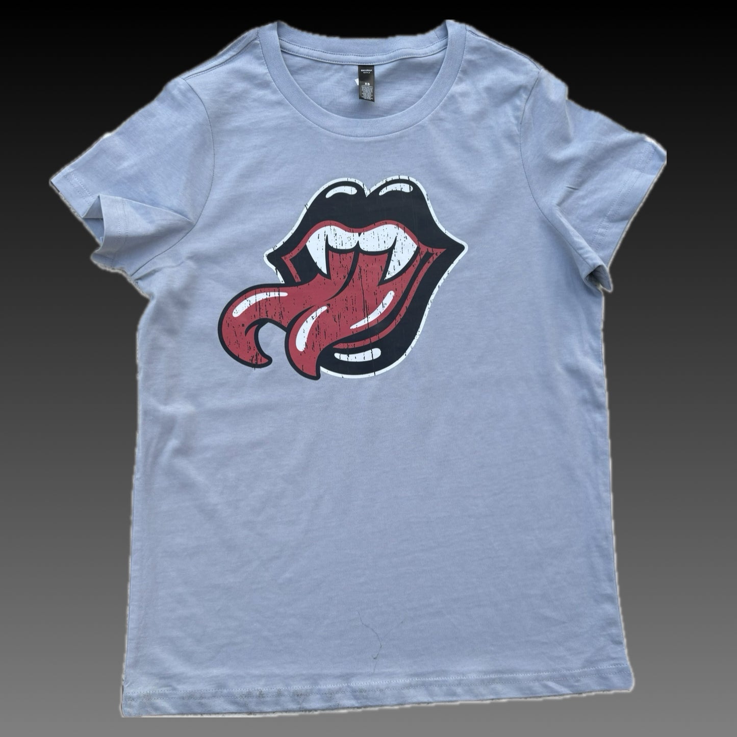 Camiseta de labios letales para mujer