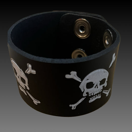 Skull and crossbones Leather Cuff
